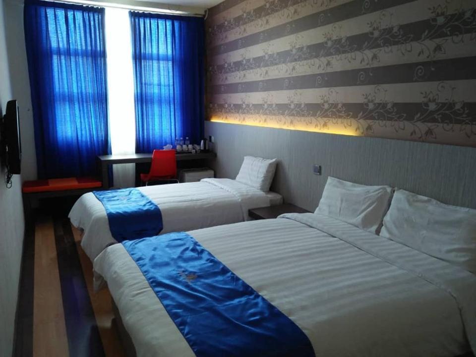 4Orty Inn Bintulu Exterior photo