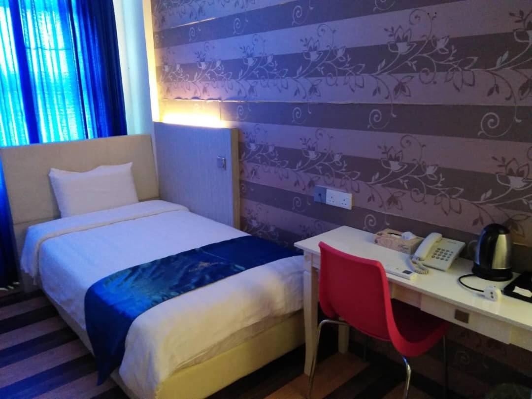 4Orty Inn Bintulu Exterior photo