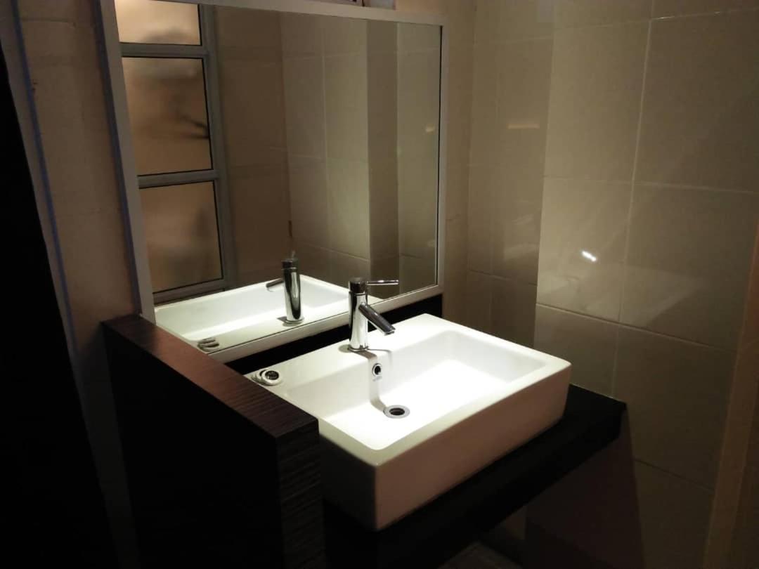 4Orty Inn Bintulu Exterior photo
