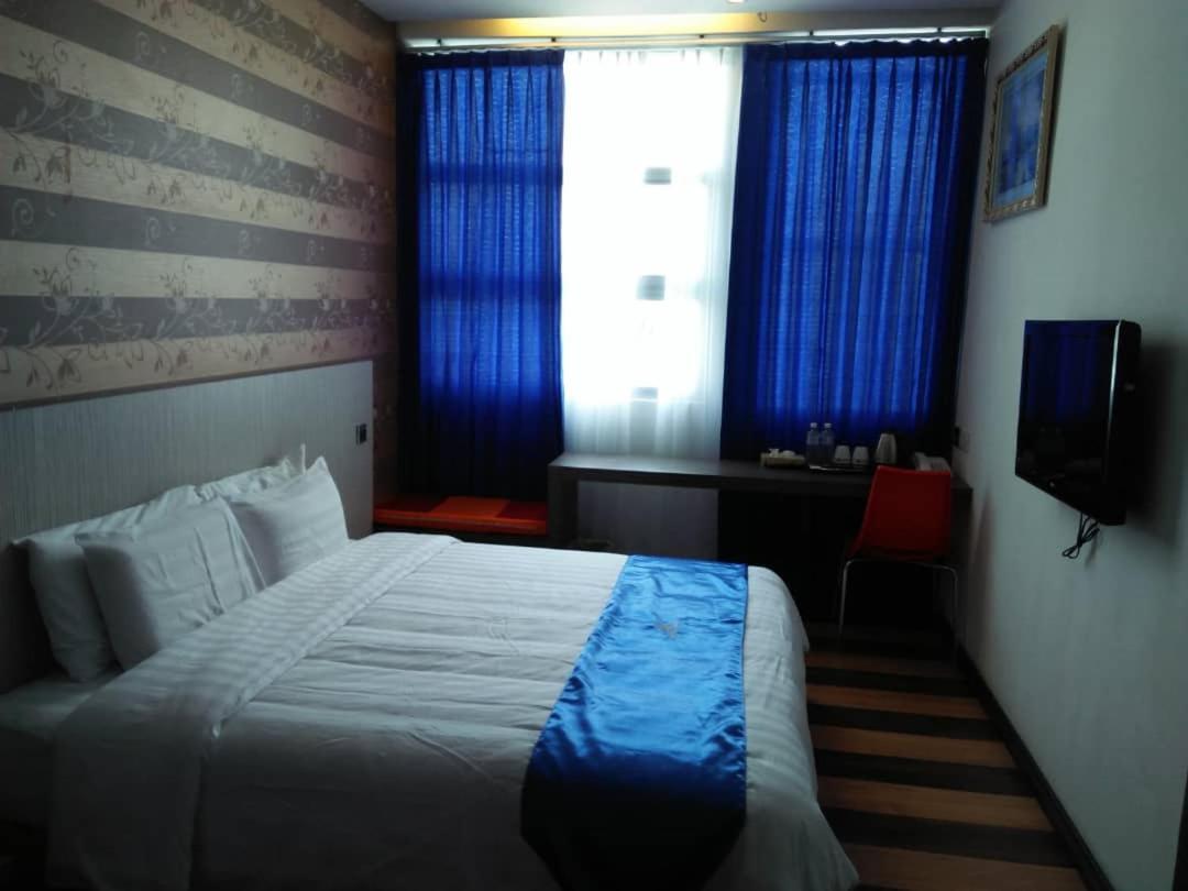 4Orty Inn Bintulu Exterior photo