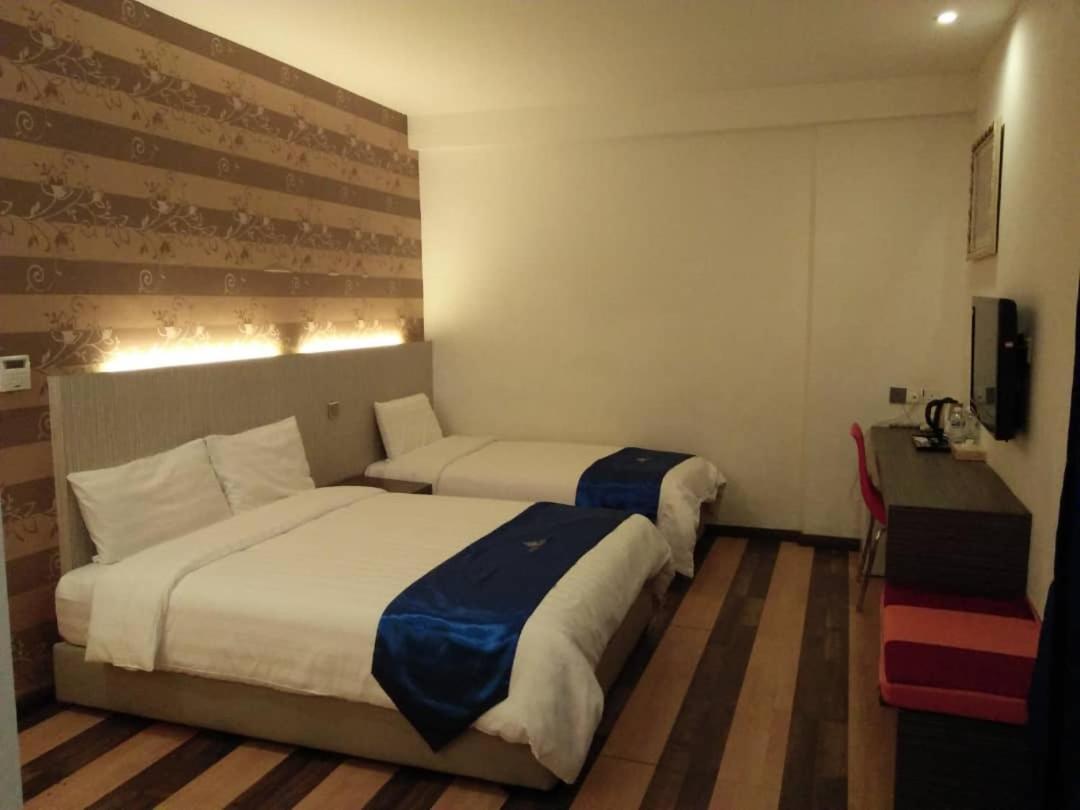 4Orty Inn Bintulu Exterior photo
